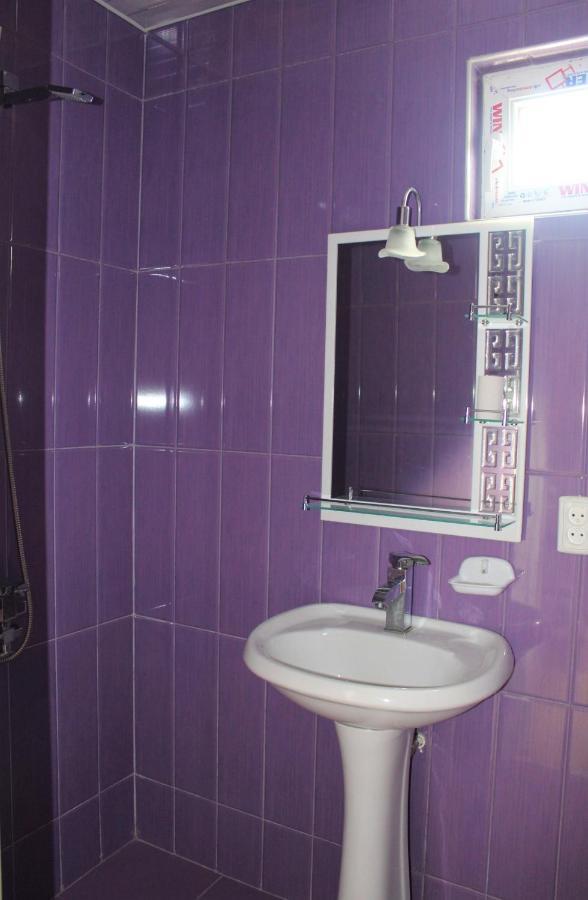 Guest House Racha Ambrolauri Exterior foto