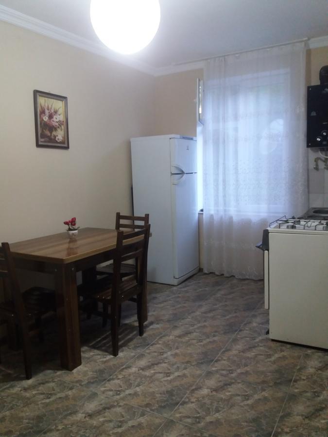 Guest House Racha Ambrolauri Exterior foto
